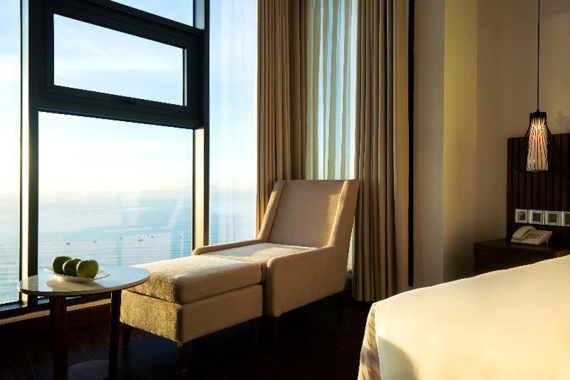 Maximilan Danang Beach Hotel Chambre photo