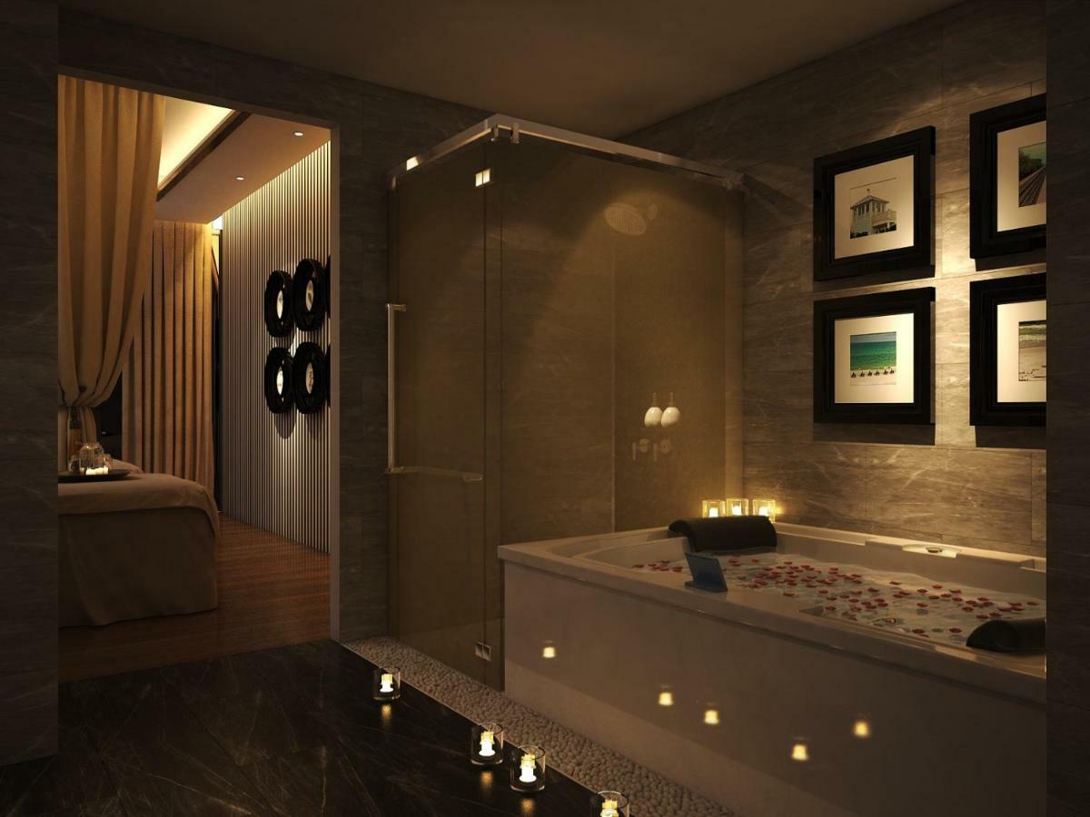 Maximilan Danang Beach Hotel Extérieur photo