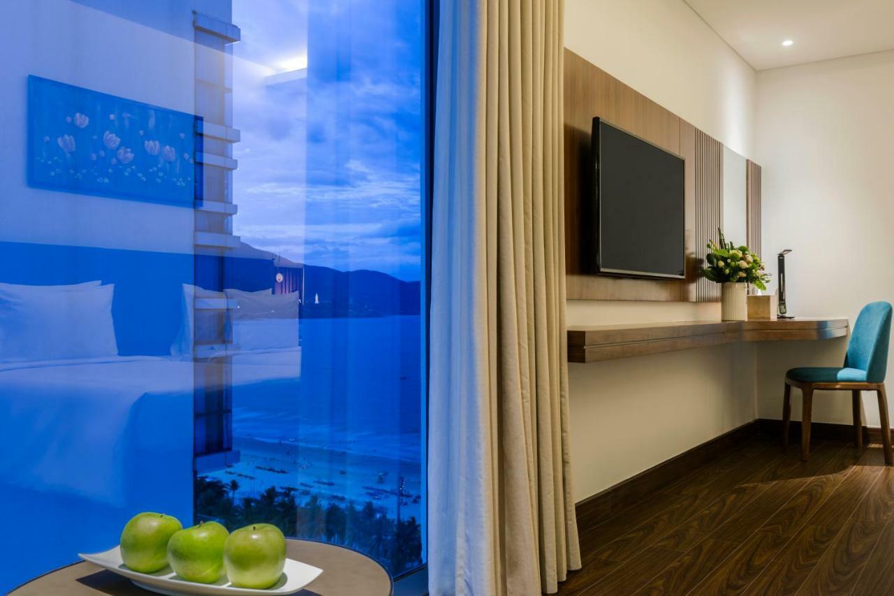 Maximilan Danang Beach Hotel Extérieur photo