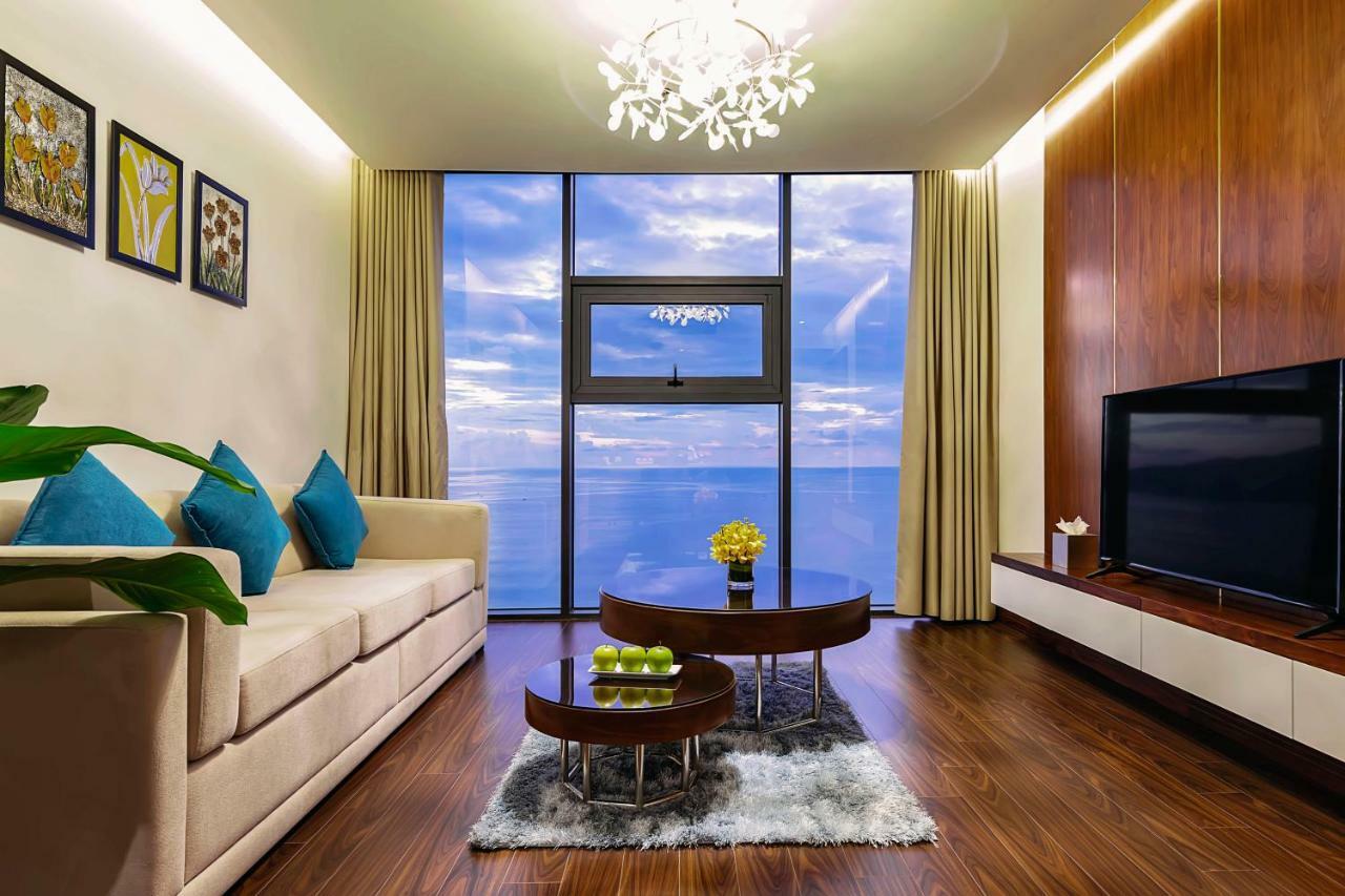 Maximilan Danang Beach Hotel Extérieur photo